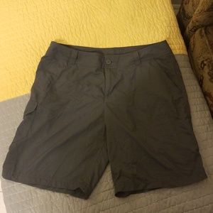 Columbia omni-shield shorts women's size 12